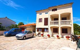 Apartments Vesna 718